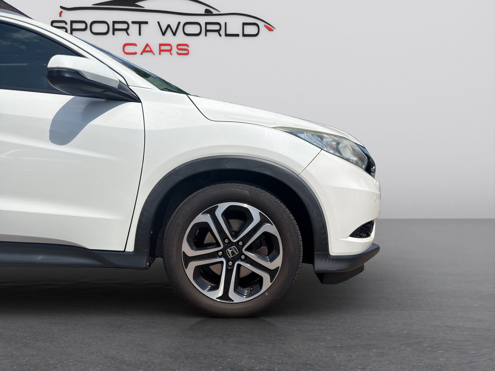 HONDA HR-V 1.6i-DTEC Executive-image-29