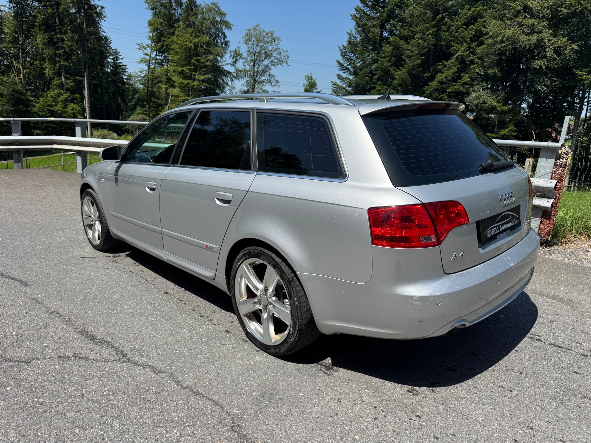 AUDI A4 Avant 2.0 TDI quattro-image-3