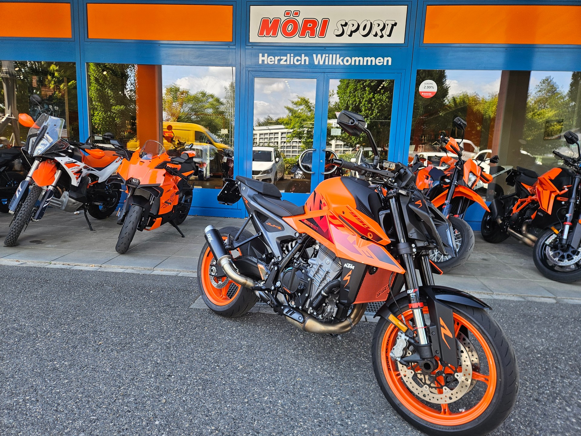 KTM 990 Duke-showroom-element-1