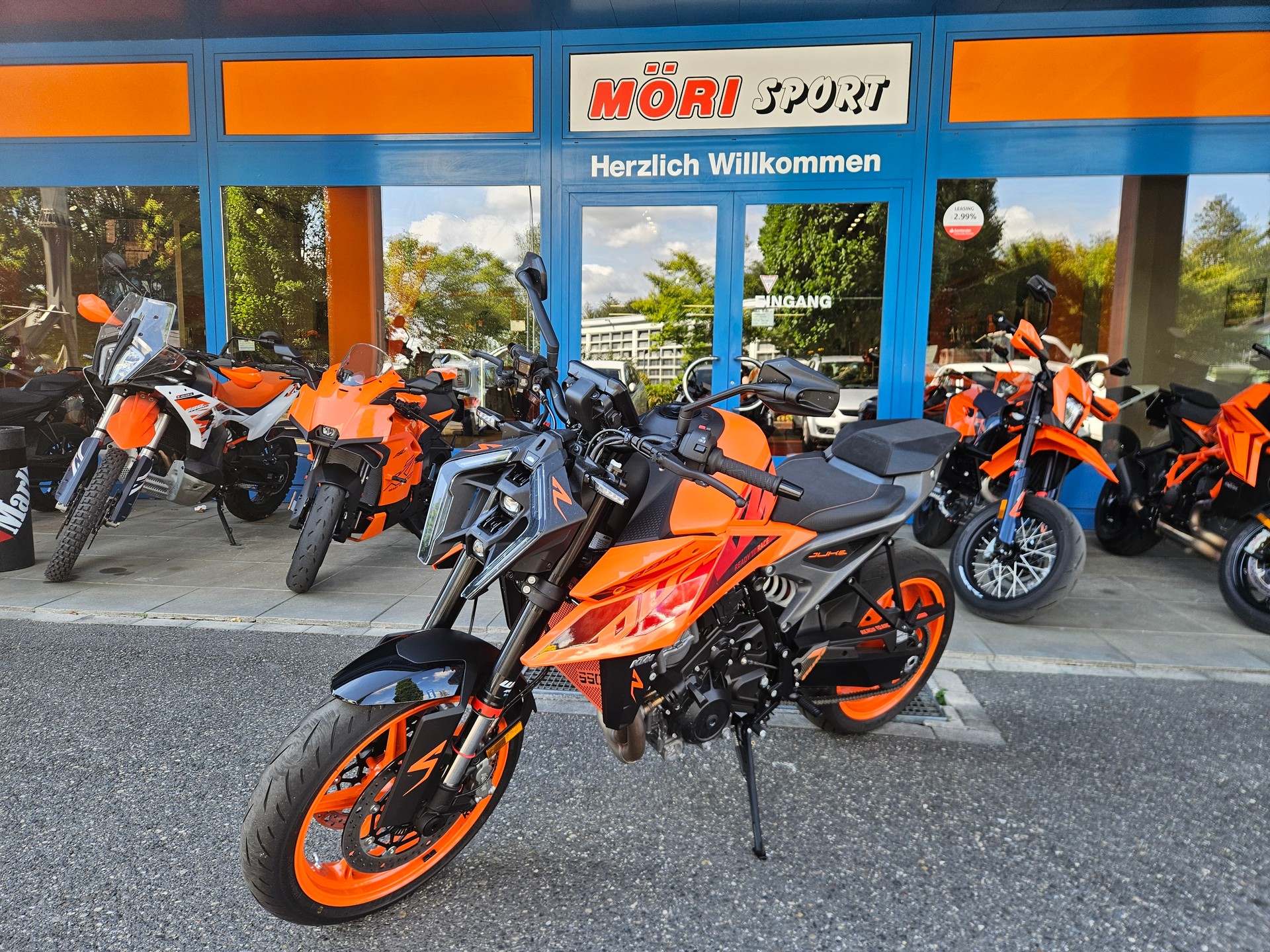 KTM 990 Duke-showroom-element-2
