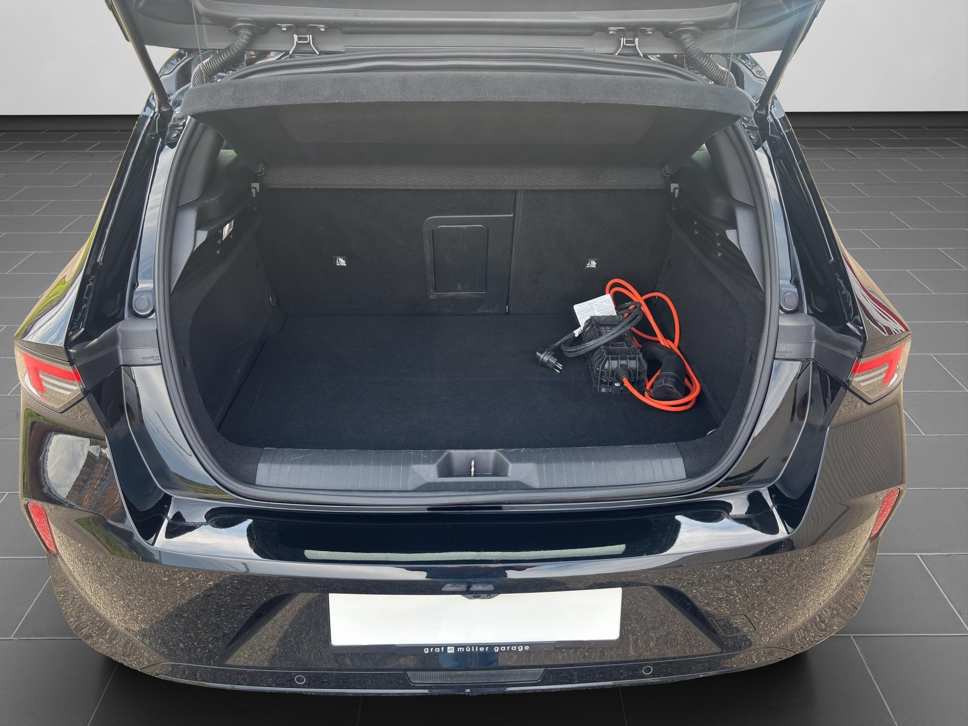 OPEL Astra 1.6 T PHEV 180 Ultimate-image-14