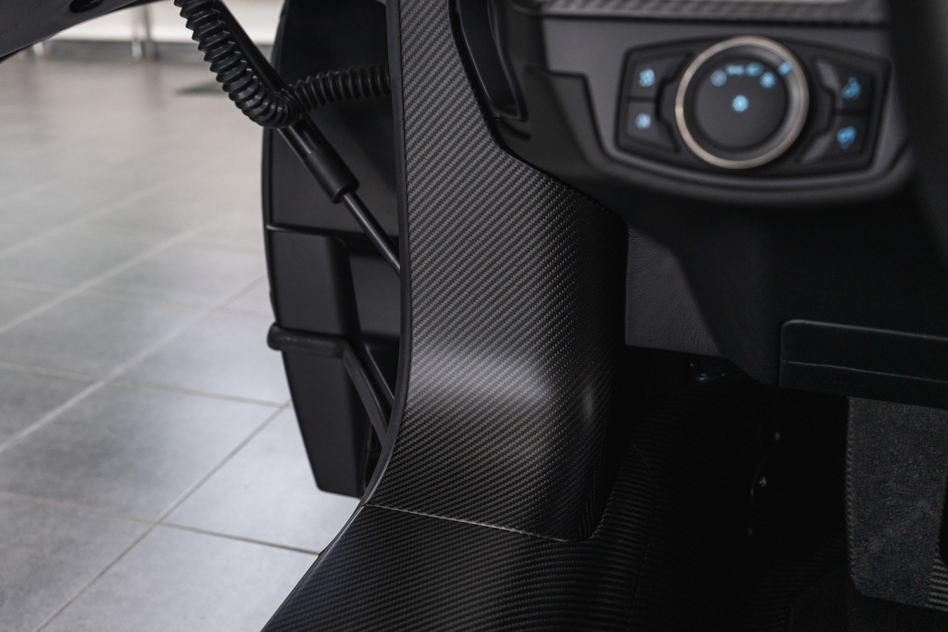 FORD GT / Swiss Car / 1 Owner / Like new-image-25