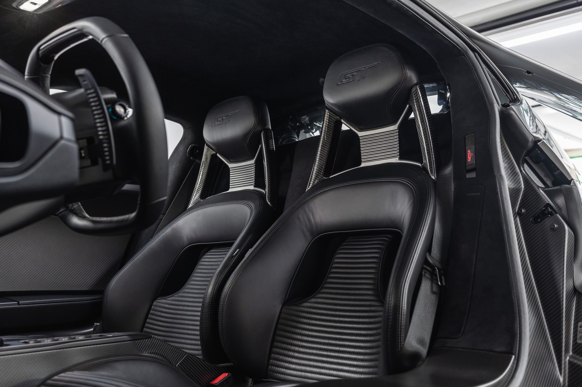 FORD GT / Swiss Car / 1 Owner / Like new-image-17