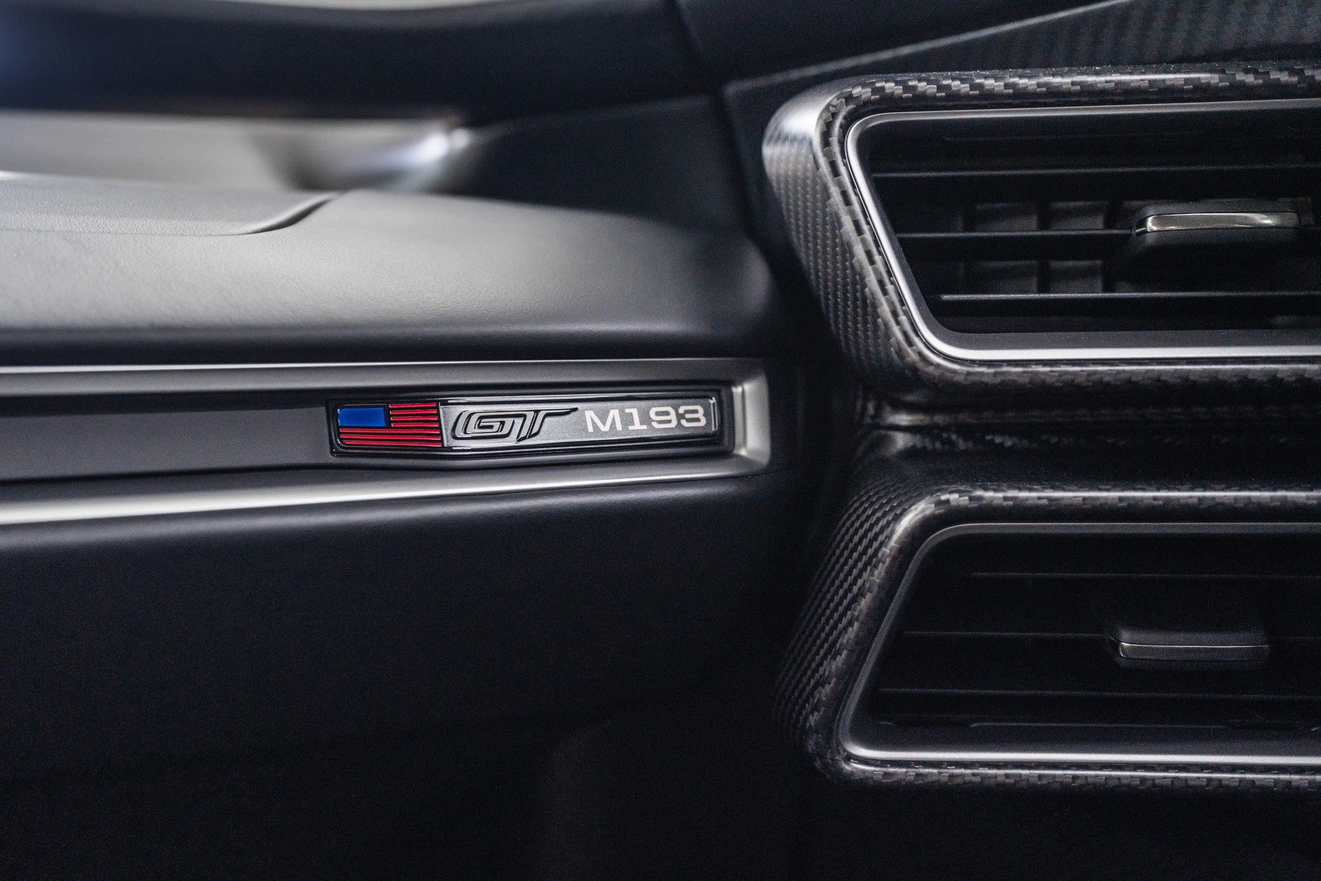 FORD GT / Swiss Car / 1 Owner / Like new-image-24