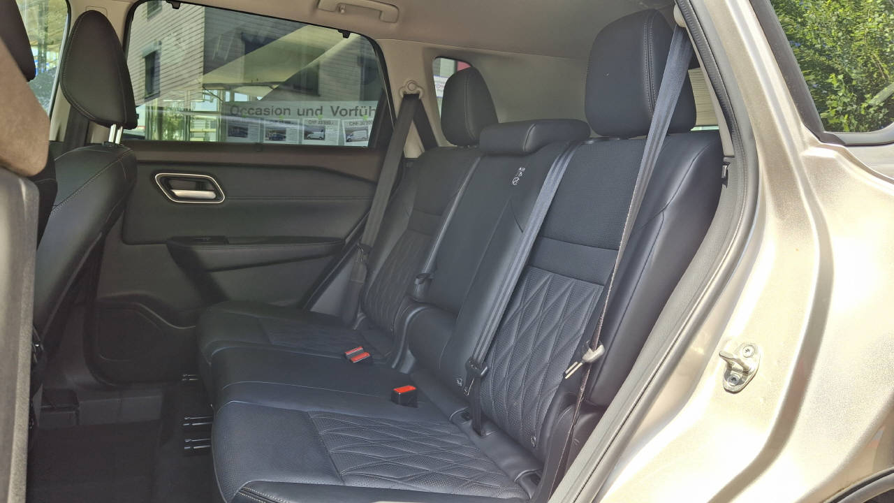 NISSAN X-Trail 1.5 VC-T Tekna+ e-4orce-image-6
