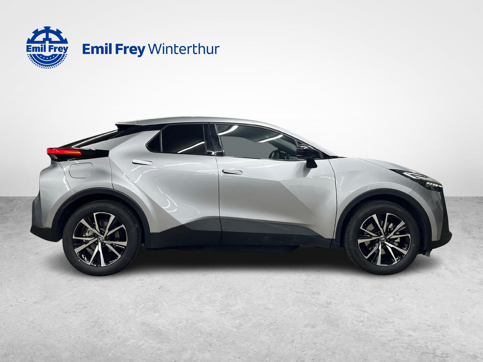 TOYOTA C-HR 2.0 PHEV Swiss Edition-image-5
