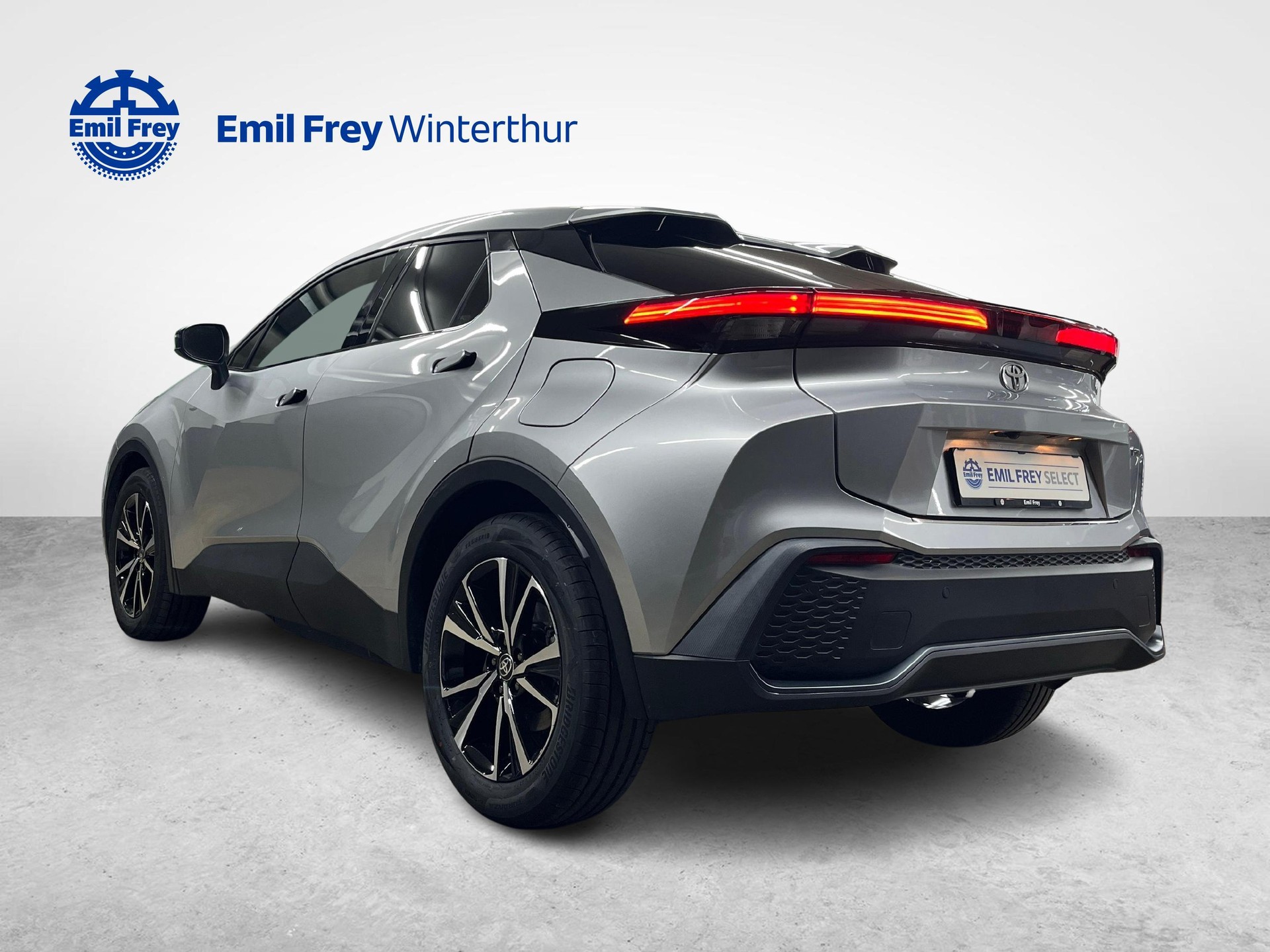 TOYOTA C-HR 2.0 PHEV Swiss Edition-image-2