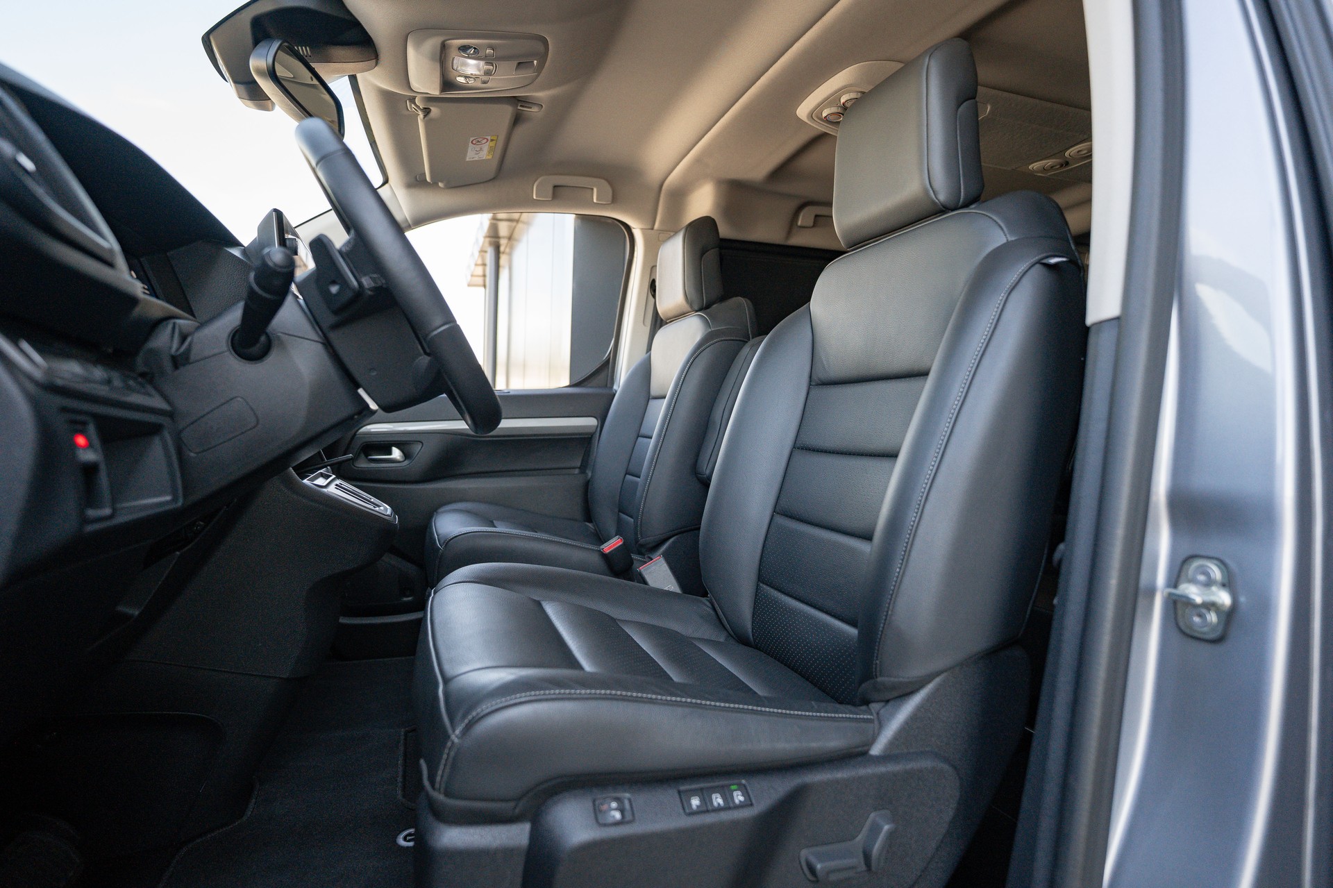 TOYOTA Proace Verso 2.0 D-4D Lounge Long Aut.-image-9