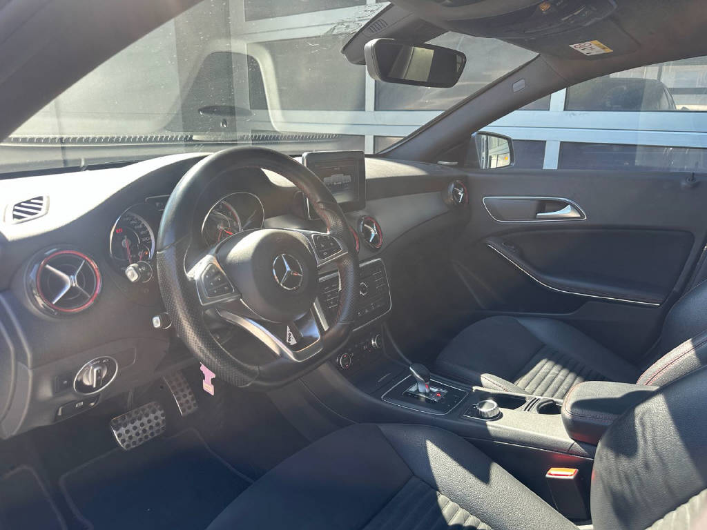 MERCEDES-BENZ CLA 45 AMG 4m Limousine - CH-image-5