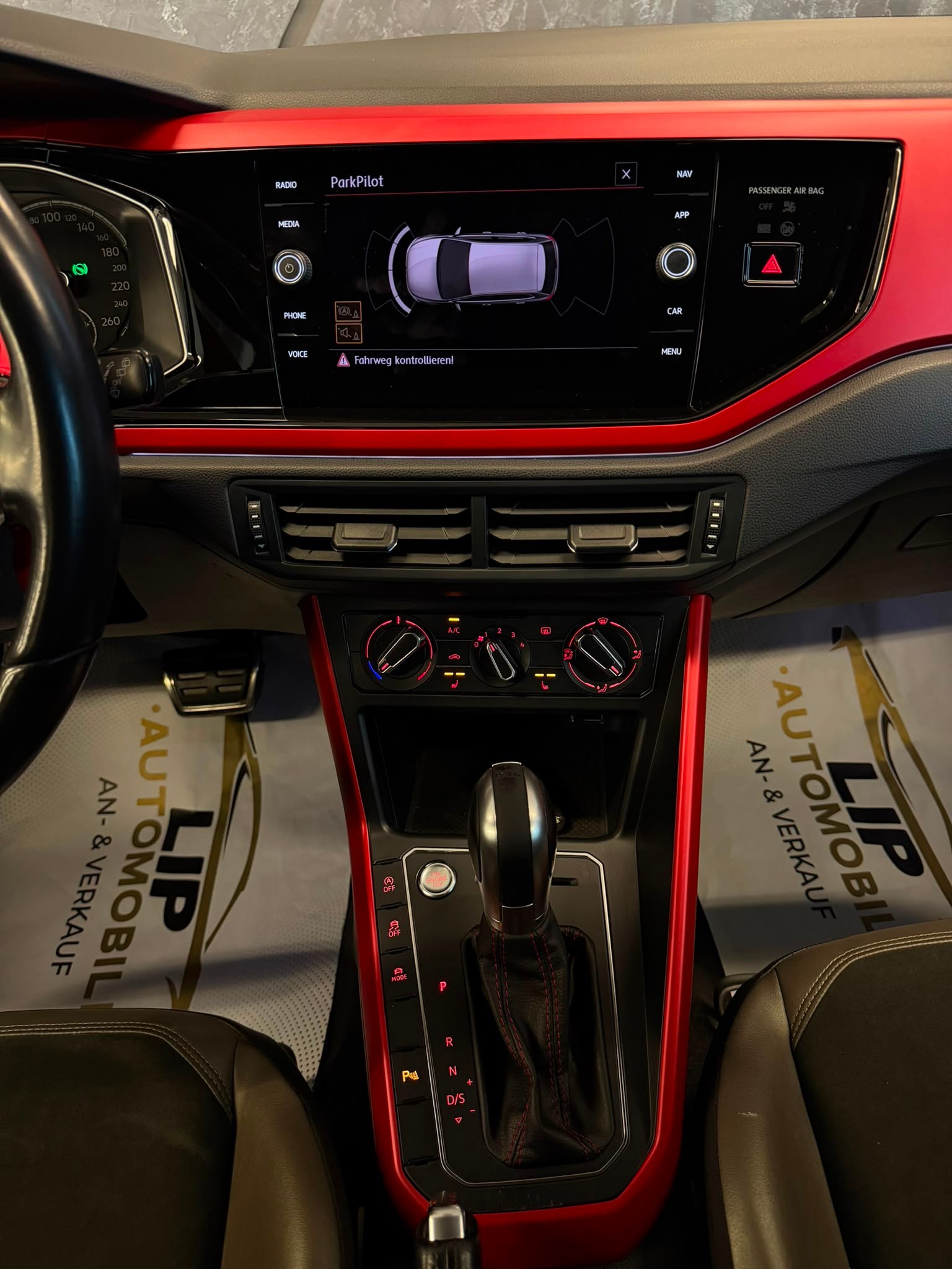 VW Polo 2.0 TSI GTI DSG-image-11