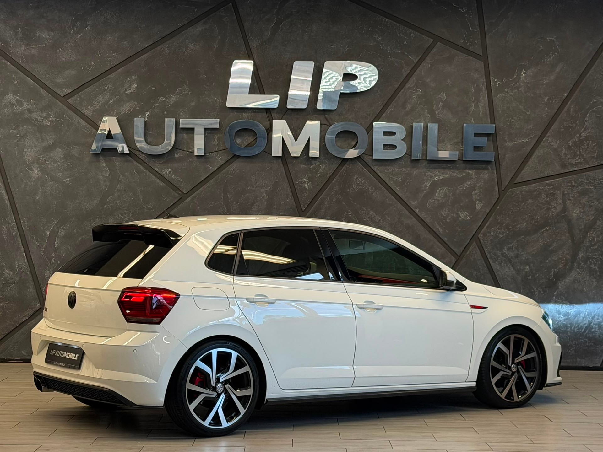 VW Polo 2.0 TSI GTI DSG-image-5