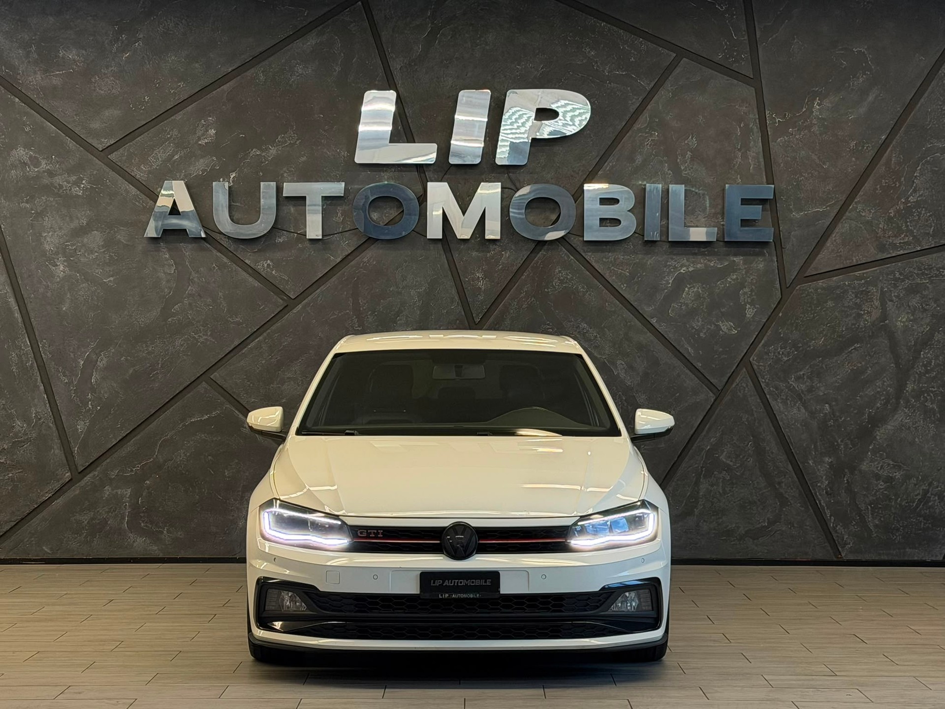 VW Polo 2.0 TSI GTI DSG-image-1