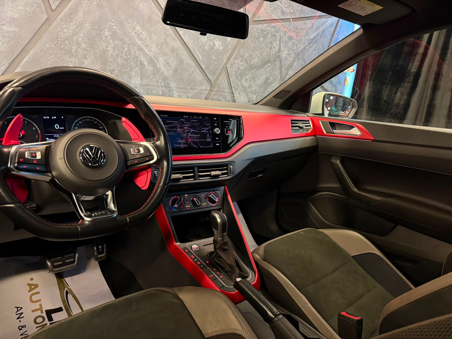 VW Polo 2.0 TSI GTI DSG-image-8