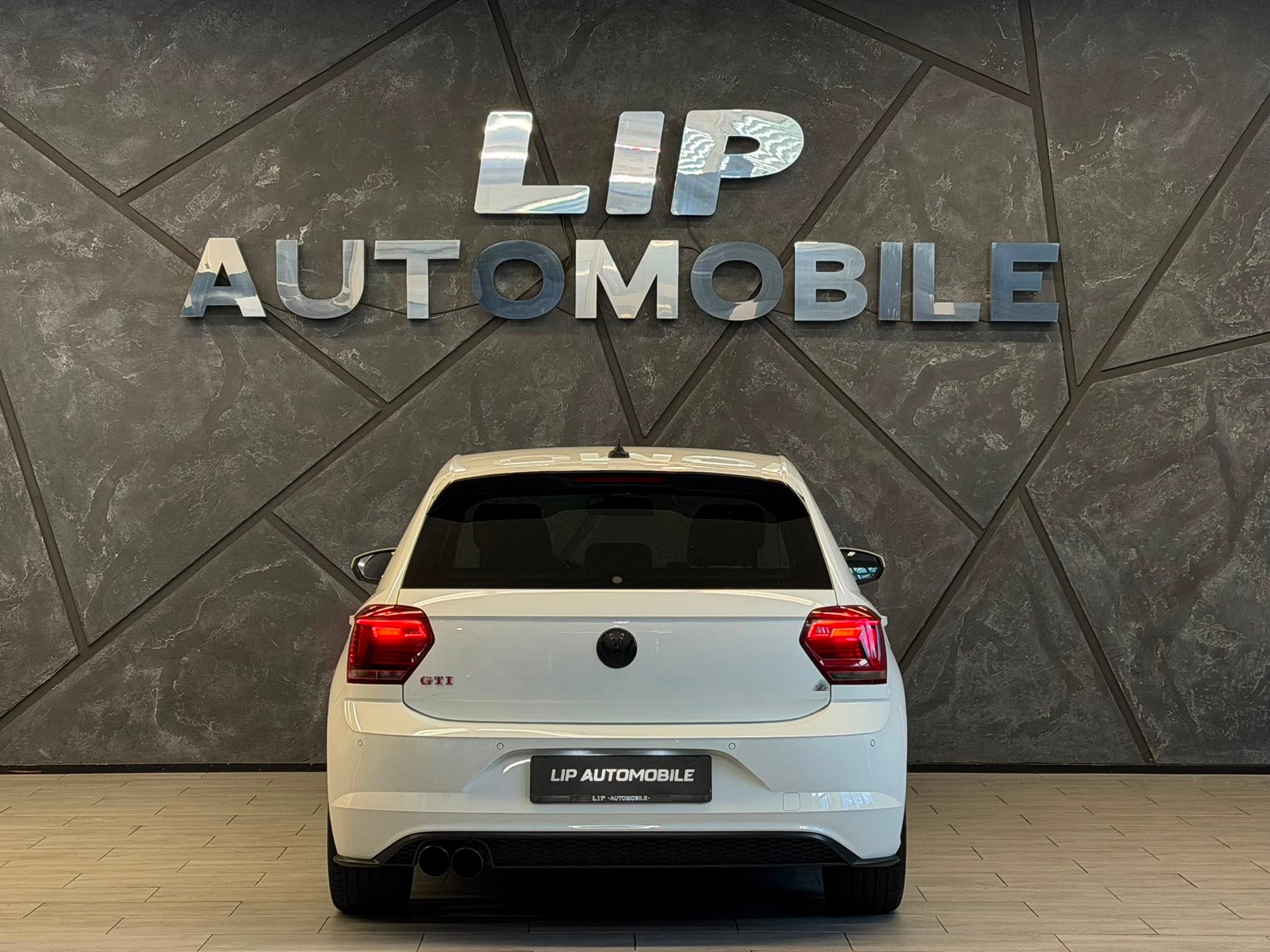 VW Polo 2.0 TSI GTI DSG-image-6