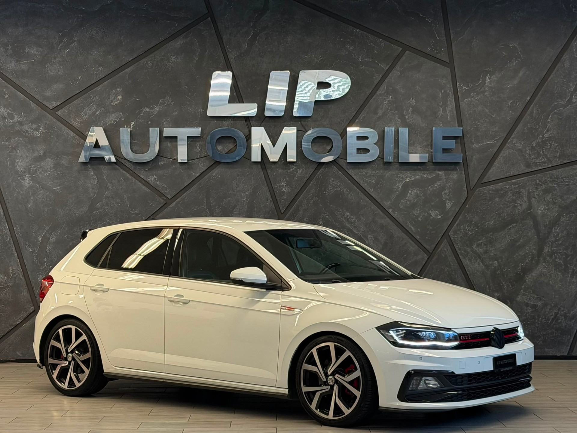 VW Polo 2.0 TSI GTI DSG-image-2