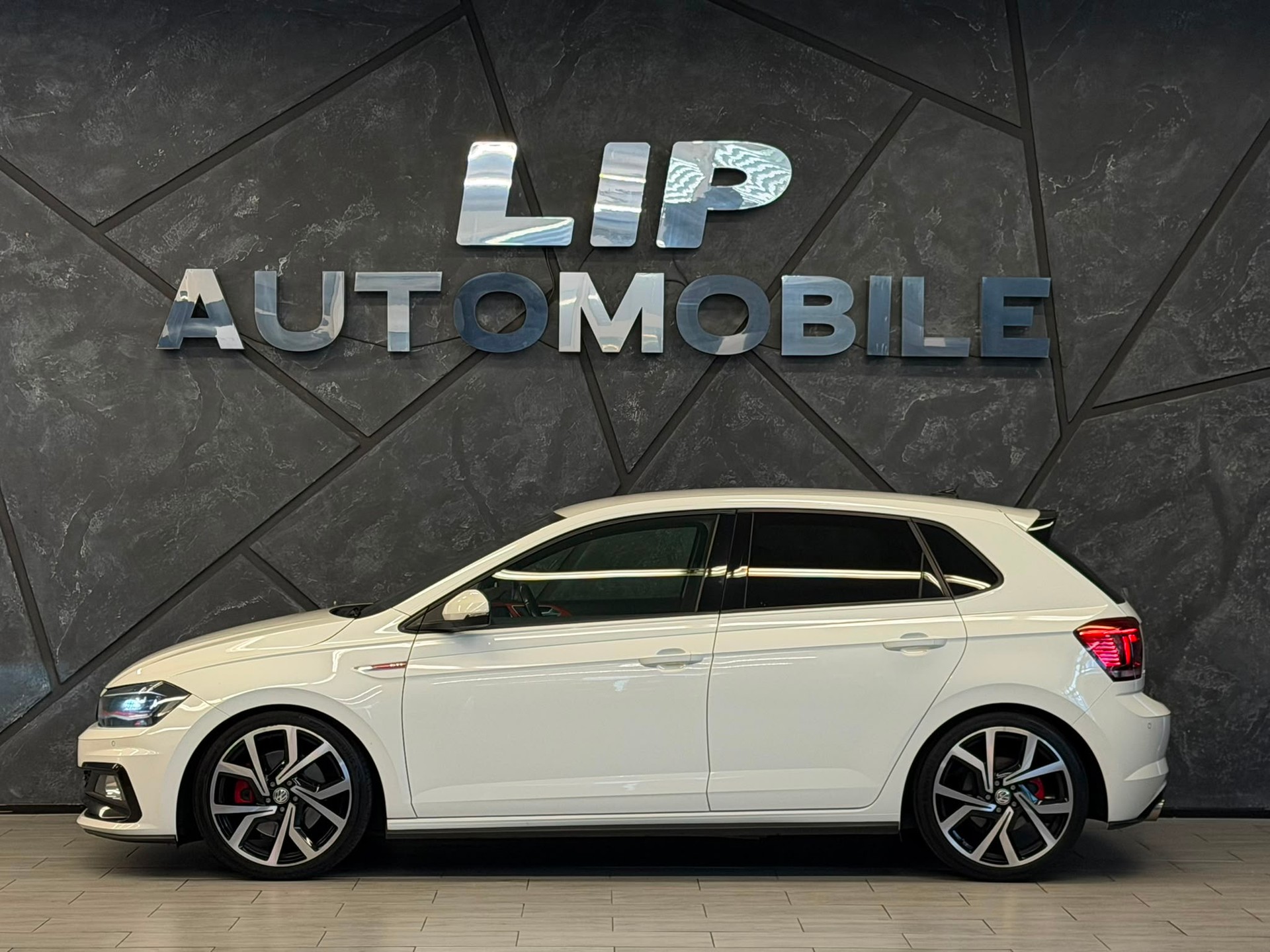 VW Polo 2.0 TSI GTI DSG-image-4