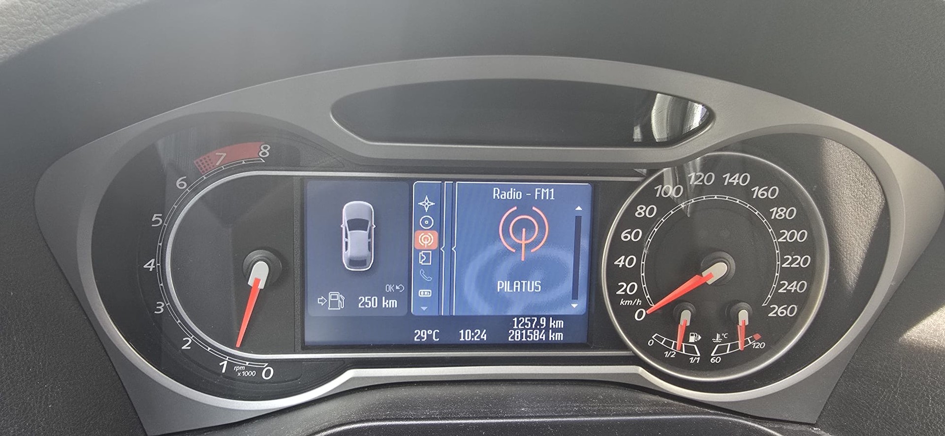 FORD S-Max 2.0 SCTi TitaniumS PowerShift-image-8