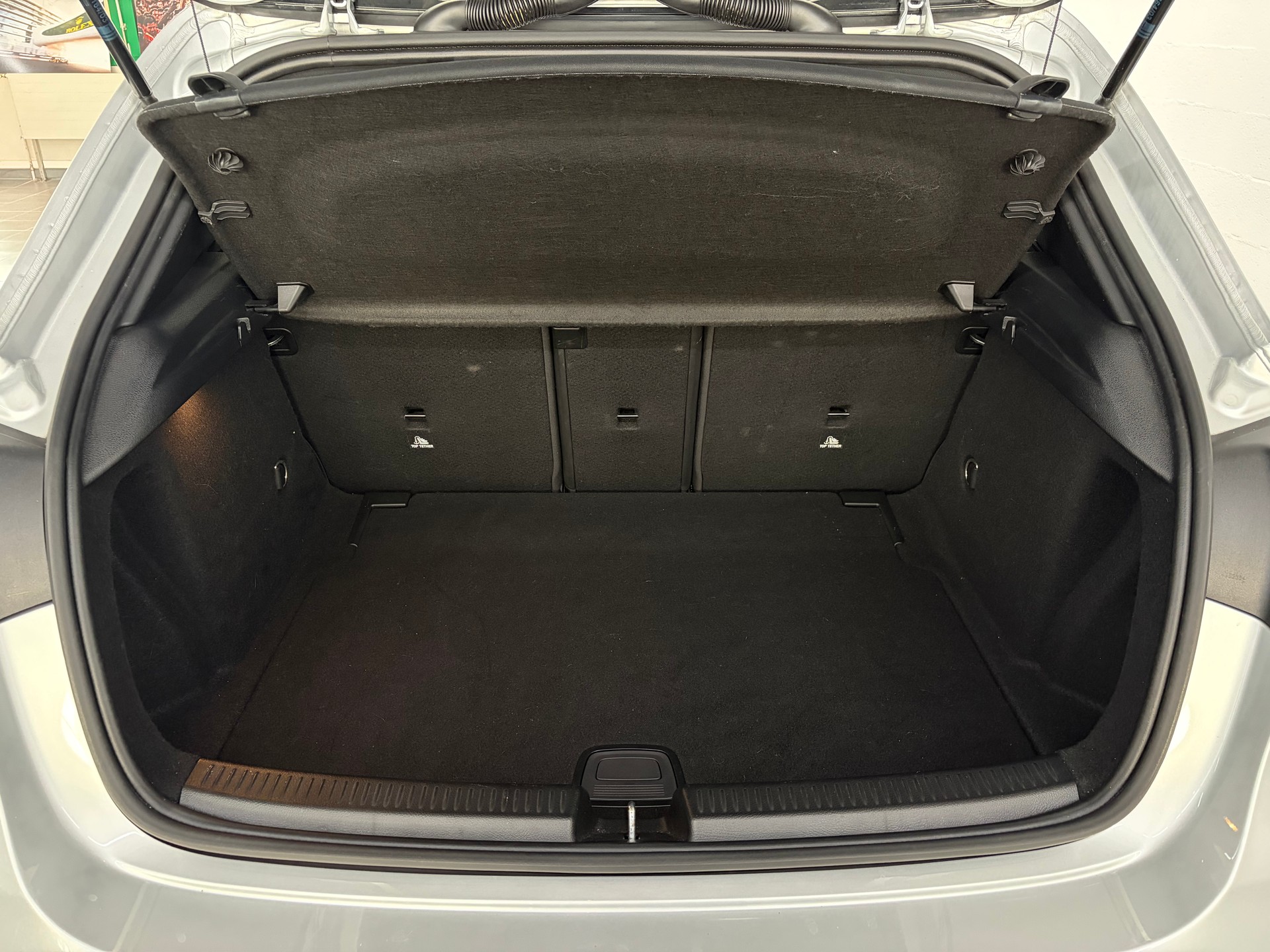 MERCEDES-BENZ A 220 AMG Line 7G-DCT-image-9