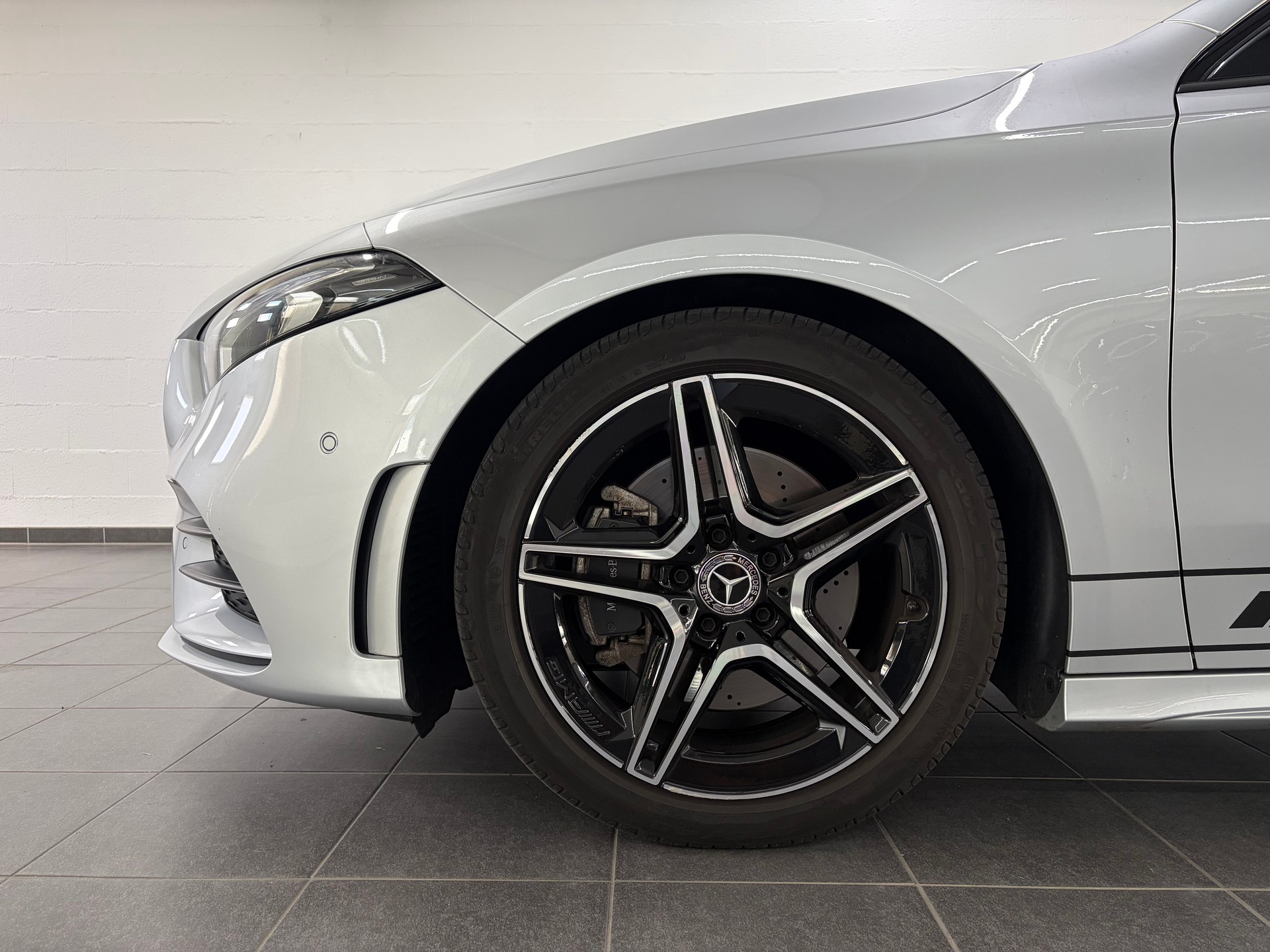 MERCEDES-BENZ A 220 AMG Line 7G-DCT-image-7