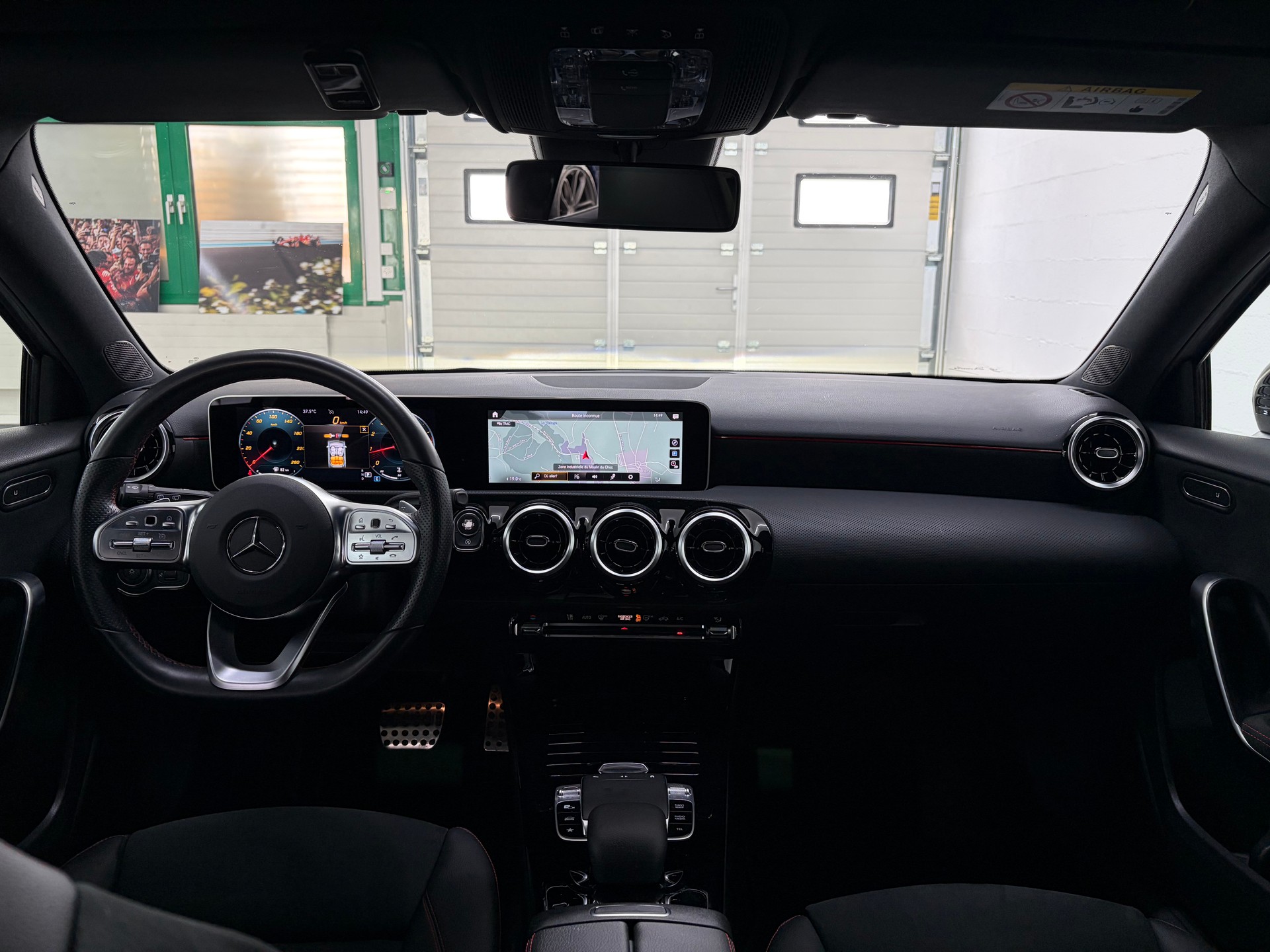 MERCEDES-BENZ A 220 AMG Line 7G-DCT-image-13