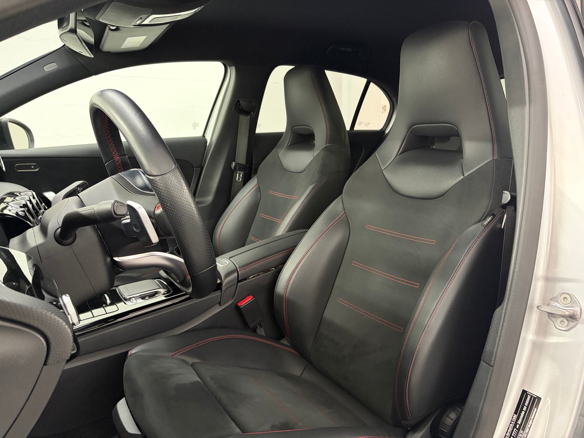 MERCEDES-BENZ A 220 AMG Line 7G-DCT-image-11