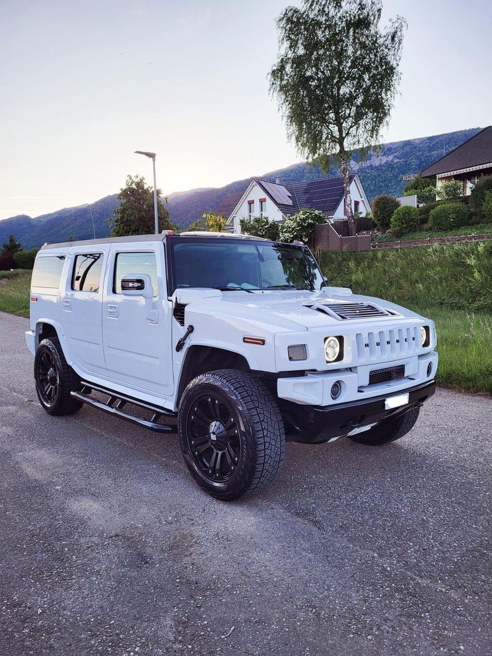 HUMMER H2 6.0 Luxury-showroom-element-2