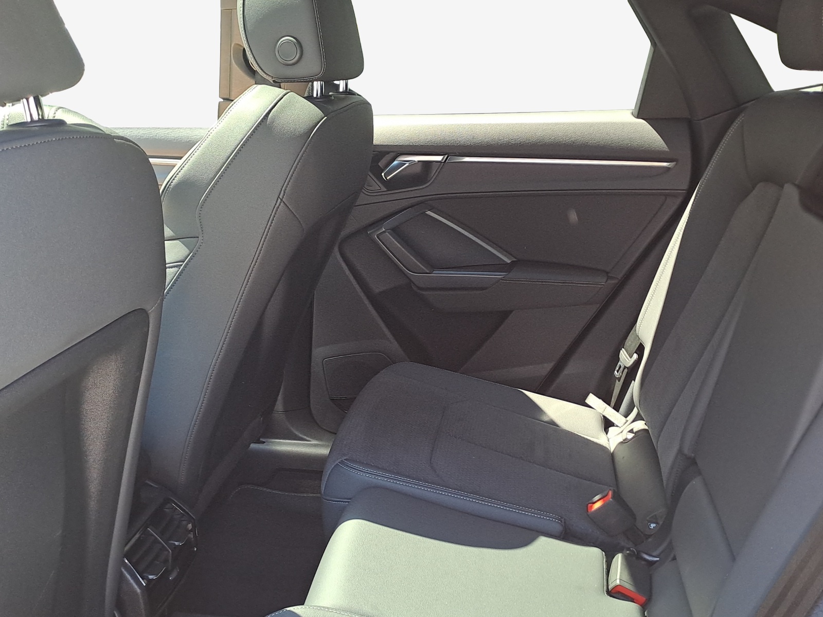 AUDI Q3 Sportback 35 TFSI S line Attraction S-tronic-image-11
