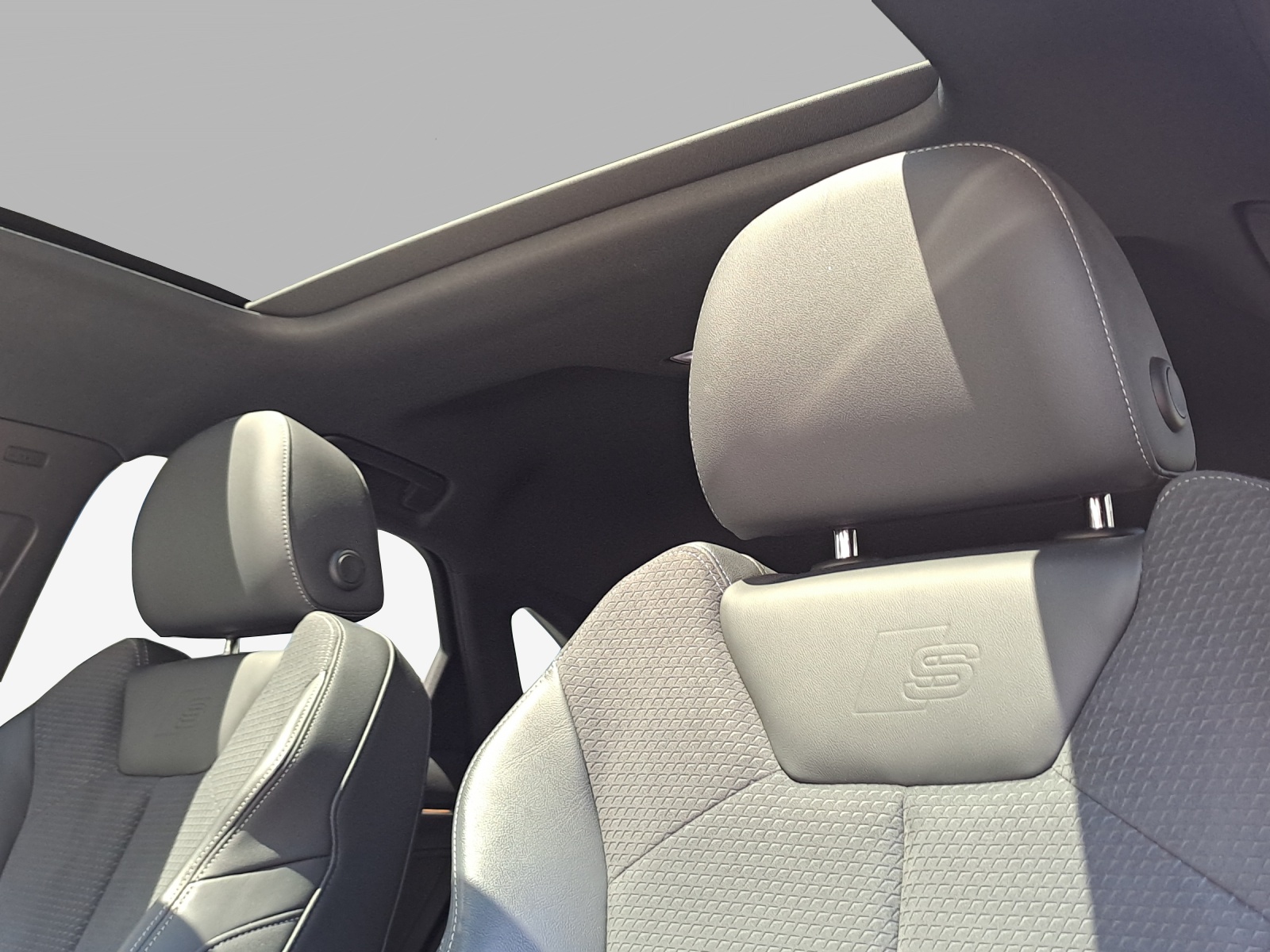 AUDI Q3 Sportback 35 TFSI S line Attraction S-tronic-image-14
