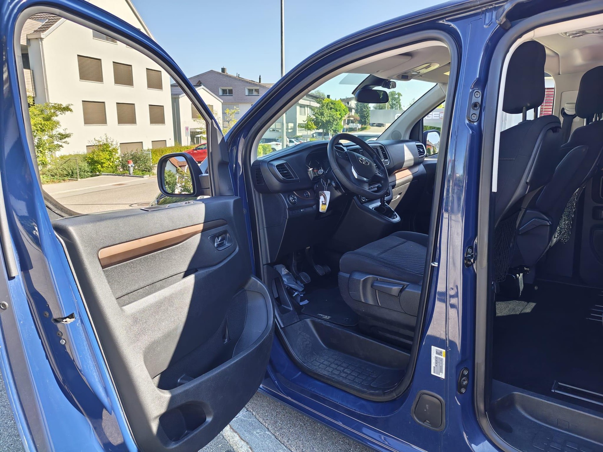 TOYOTA PROACE Verso L1 2.0 D Shuttle-image-8