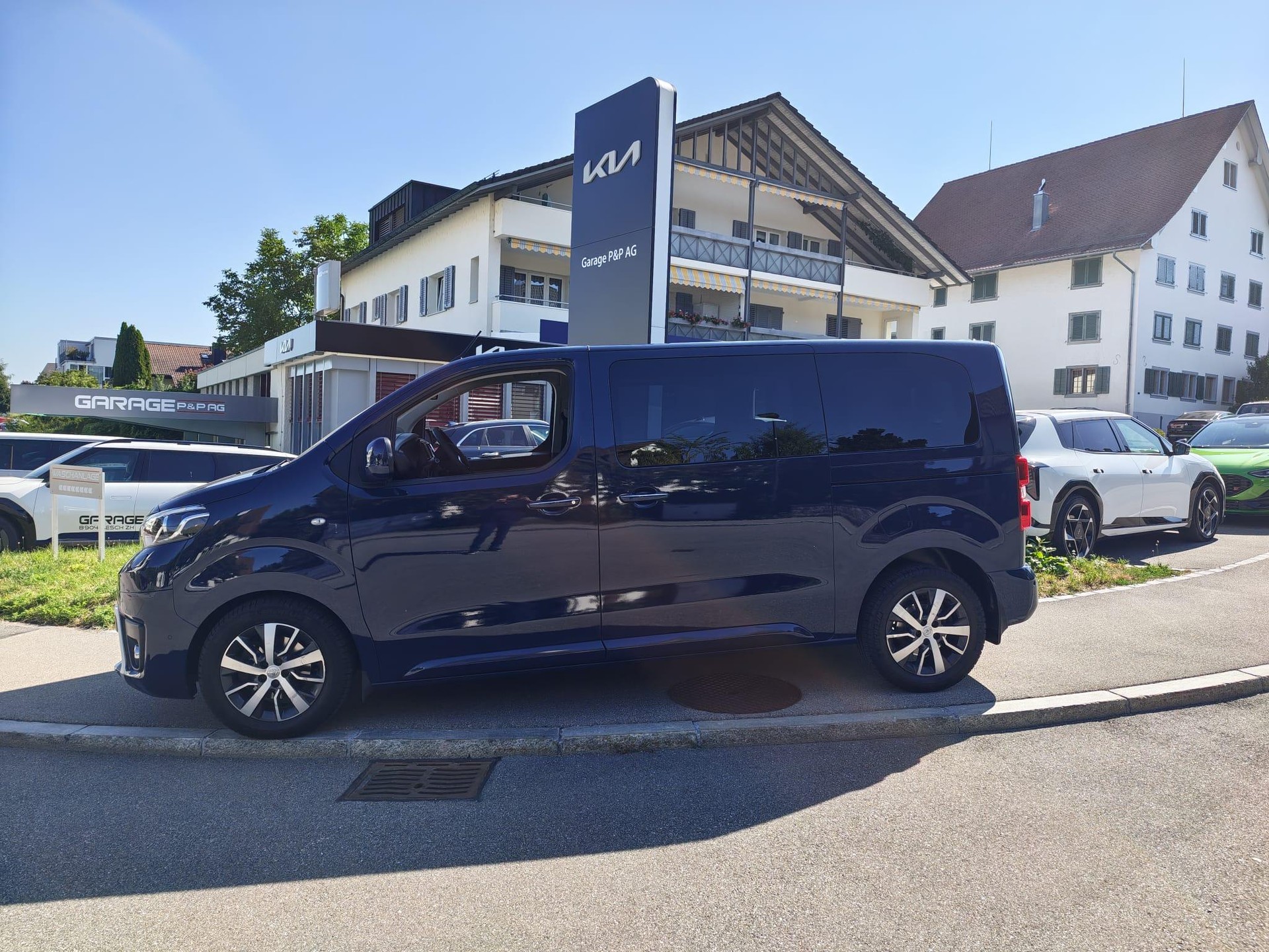 TOYOTA PROACE Verso L1 2.0 D Shuttle-image-3