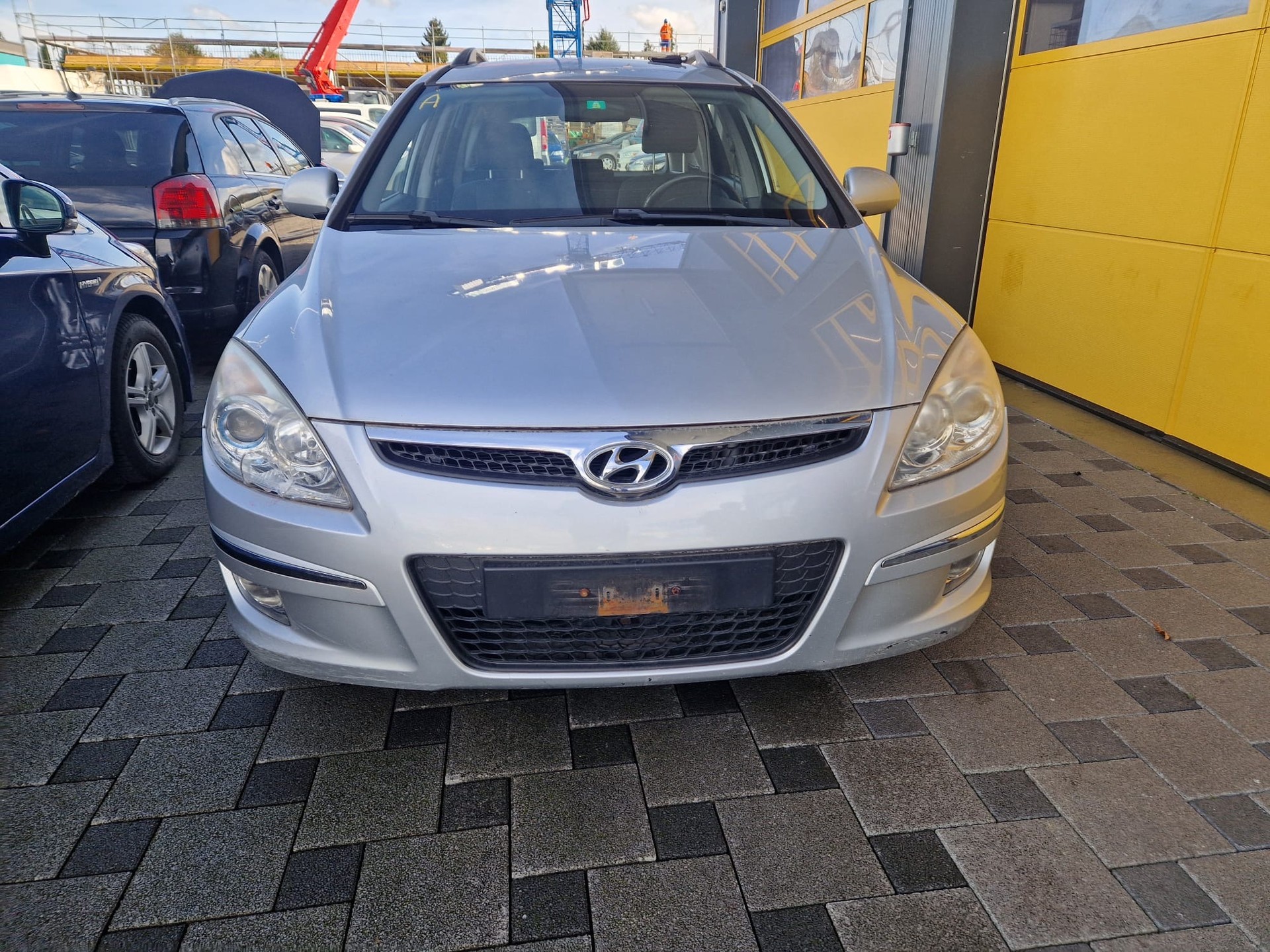 HYUNDAI i30 Wagon 1.6 CRDi Style Automatic-image-1