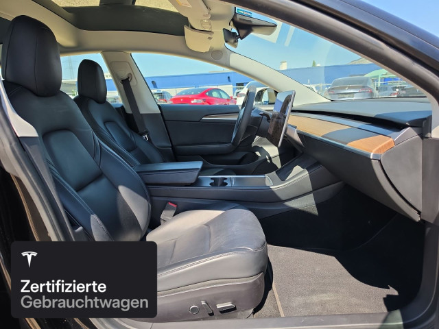 TESLA Model 3 Performance-image-9