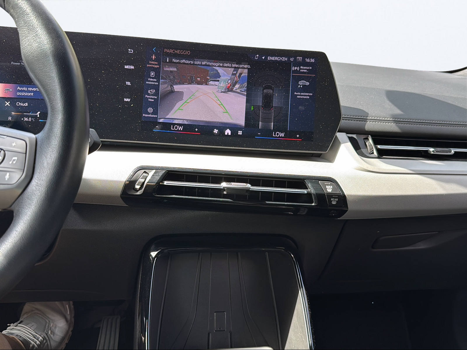BMW 218i Active Tourer DKG-image-12