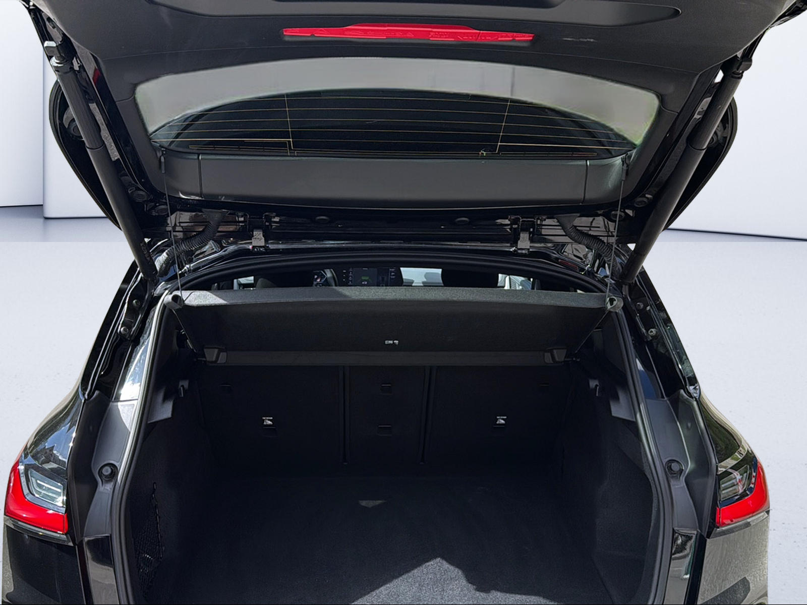 BMW 218i Active Tourer DKG-image-8
