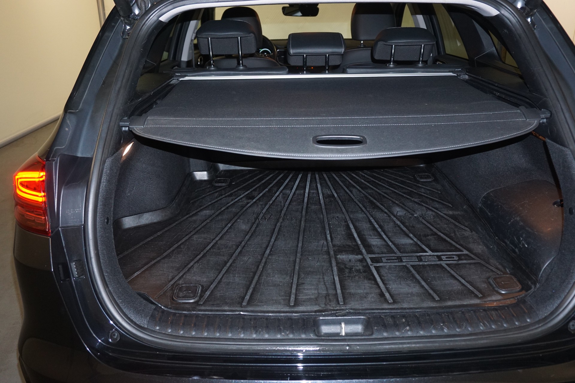 KIA Ceed Sportswagon 1.6 GDi Plug-in Hybrid Style DCT-image-6