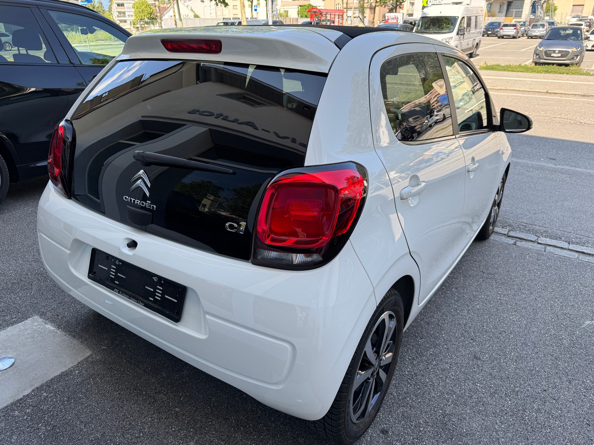 CITROEN C1 1.0 VTi ETG5 Shine Airscape-image-5