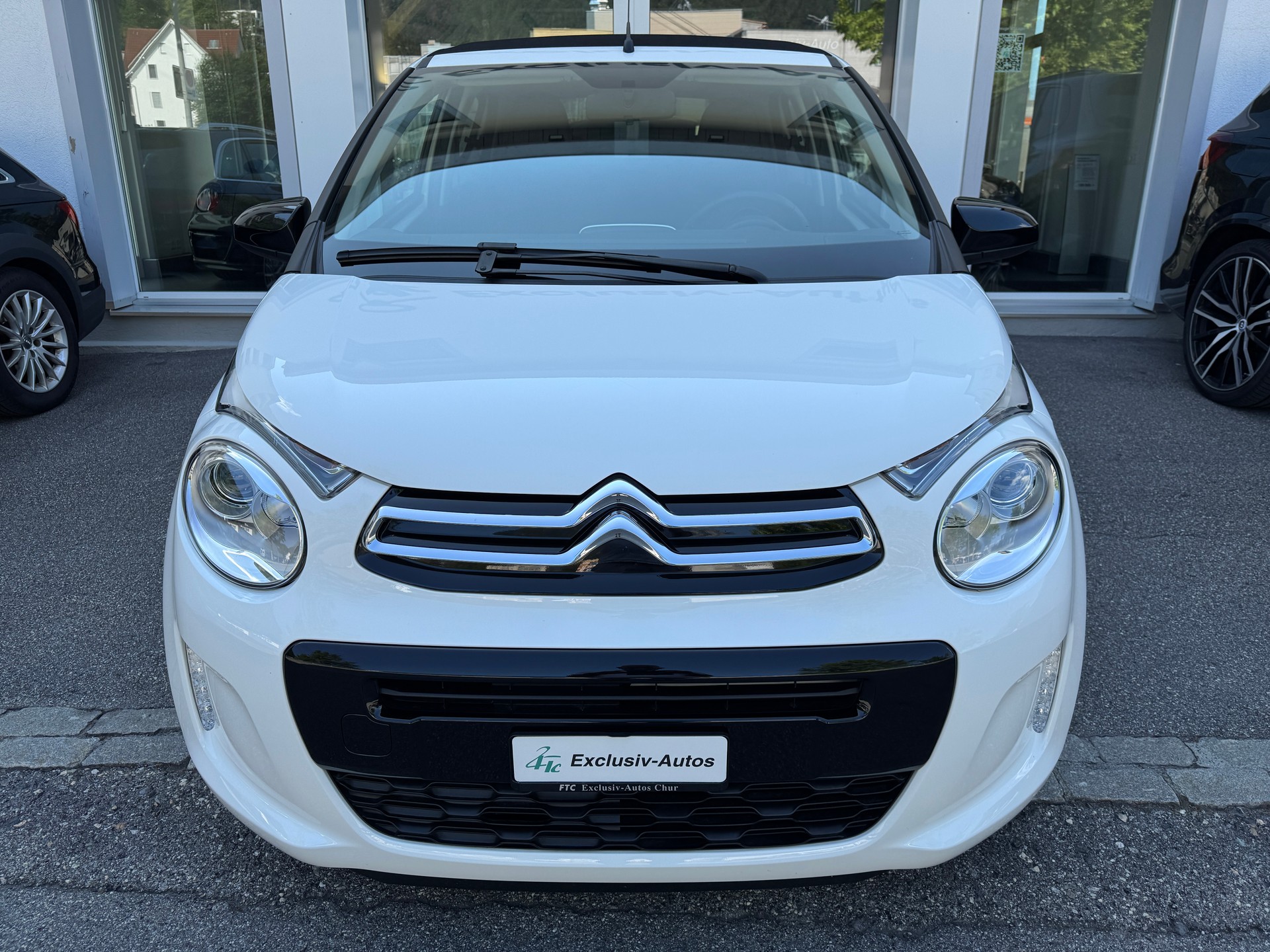 CITROEN C1 1.0 VTi ETG5 Shine Airscape-image-1