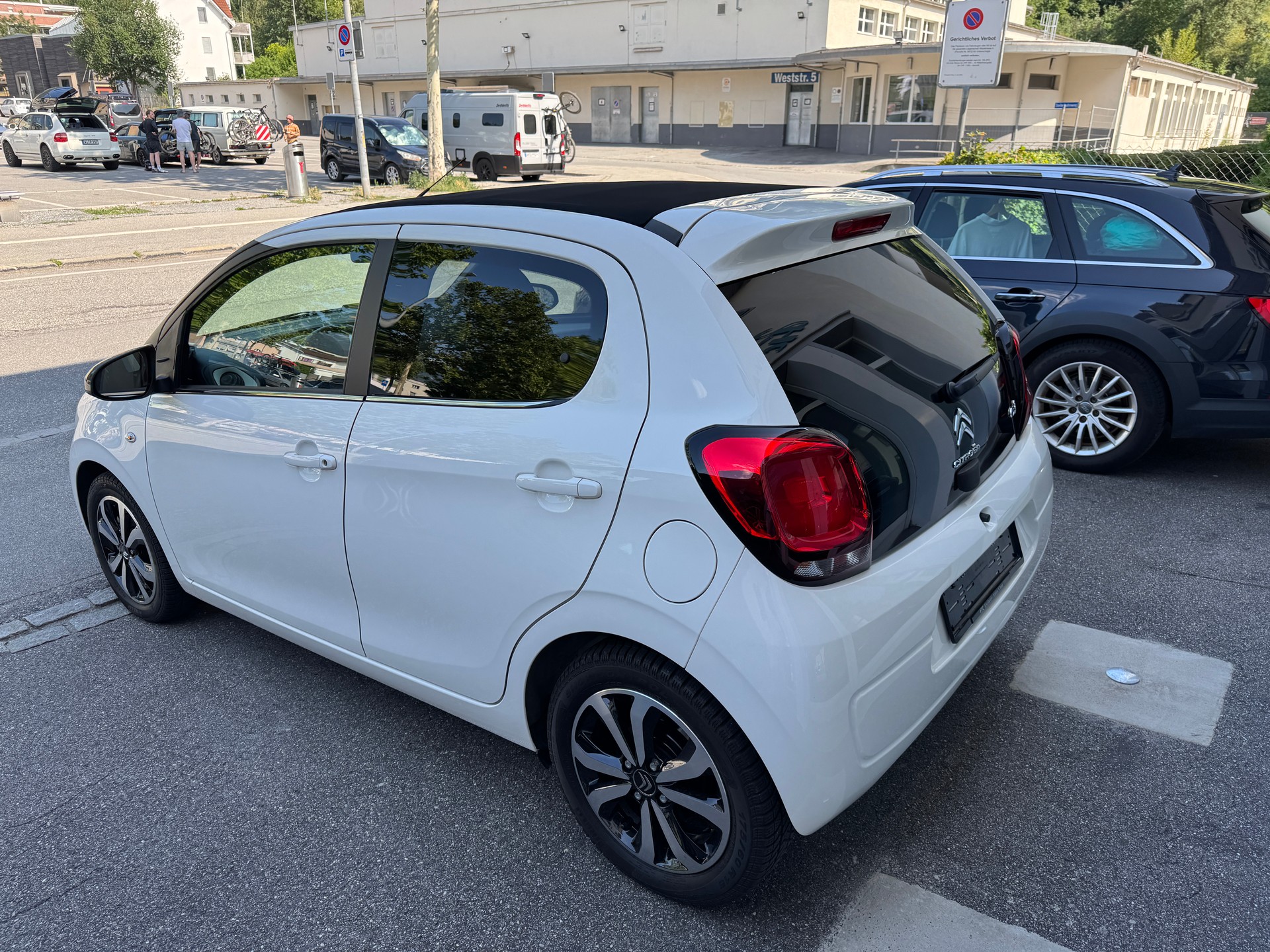 CITROEN C1 1.0 VTi ETG5 Shine Airscape-image-4