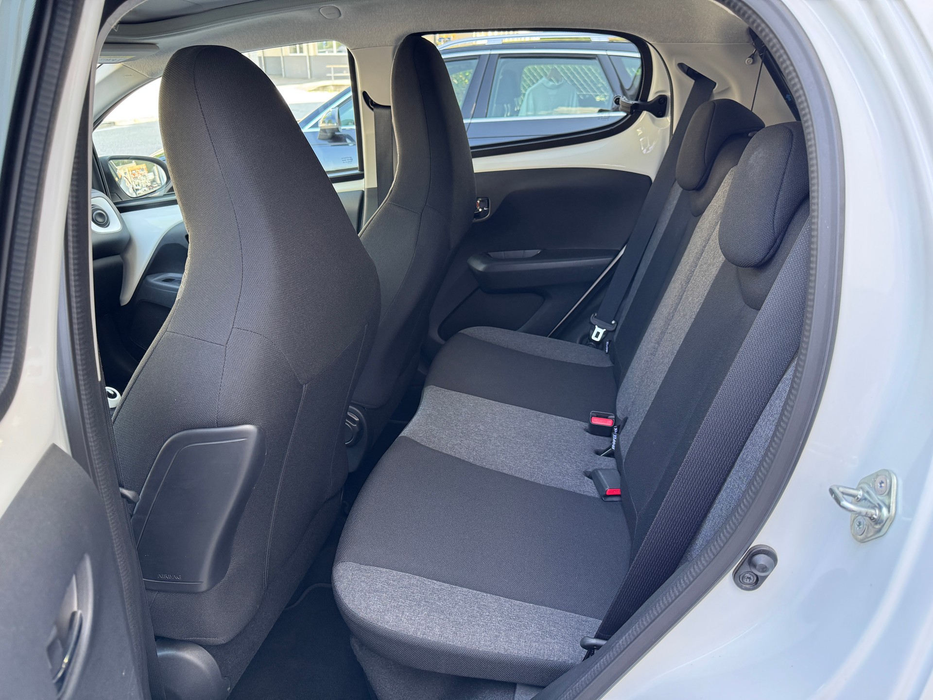 CITROEN C1 1.0 VTi ETG5 Shine Airscape-image-15