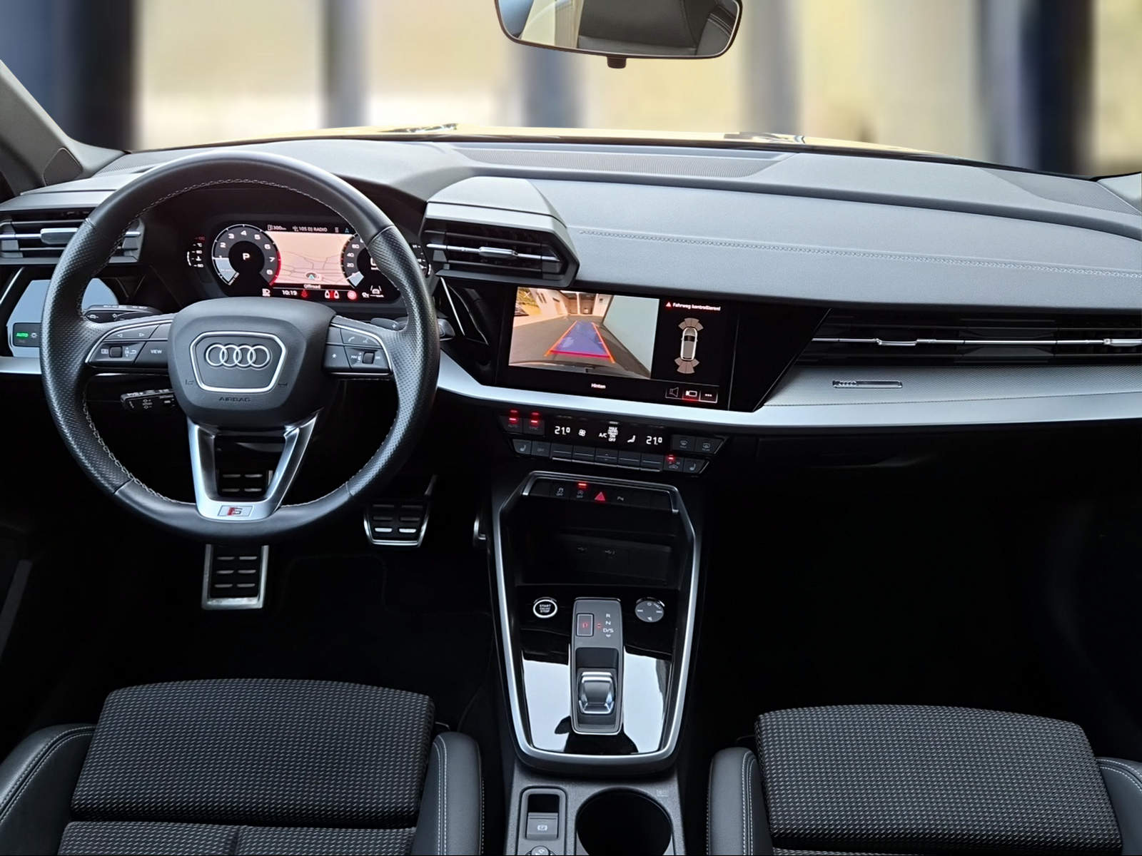 AUDI A3 Sportback 35 TFSI advanced Attraction S-tronic Mythosschwarz Metallic-image-6