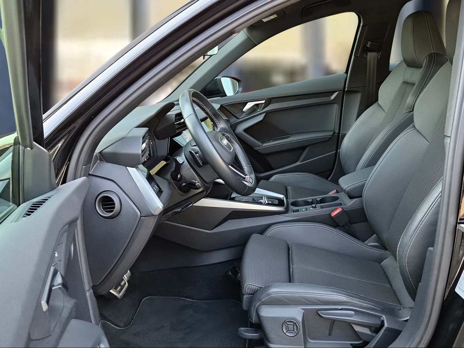 AUDI A3 Sportback 35 TFSI advanced Attraction S-tronic Mythosschwarz Metallic-image-7