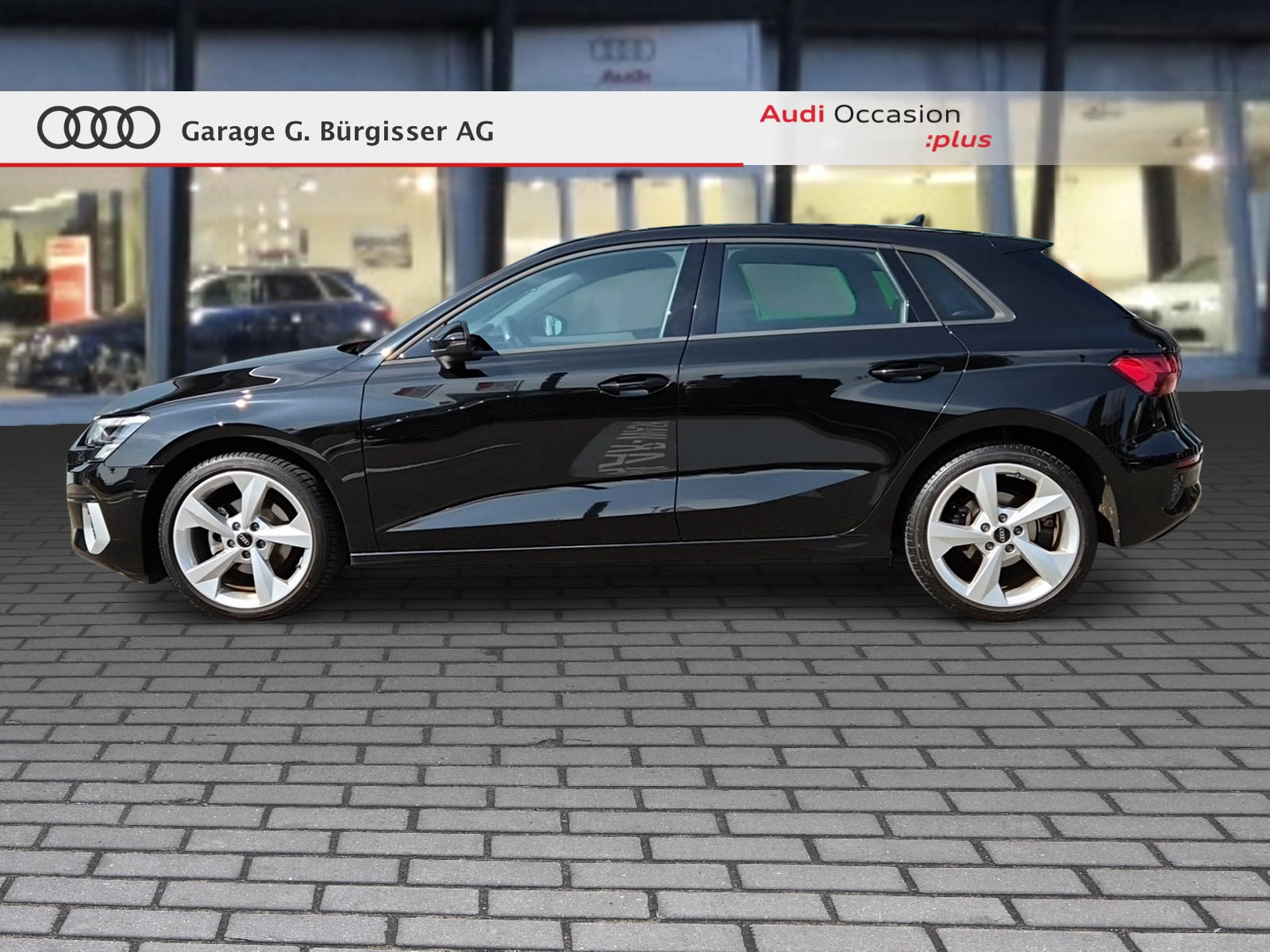 AUDI A3 Sportback 35 TFSI advanced Attraction S-tronic Mythosschwarz Metallic-showroom-element-2