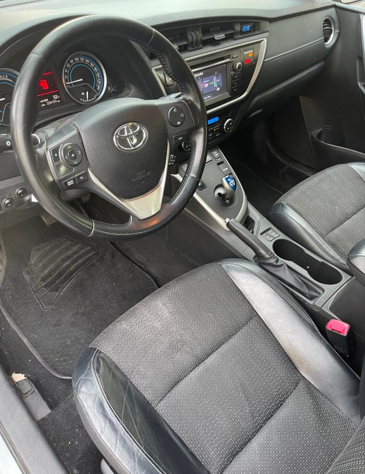 TOYOTA Auris Touring Sports 1.8 16V HSD Linea Sol-image-8