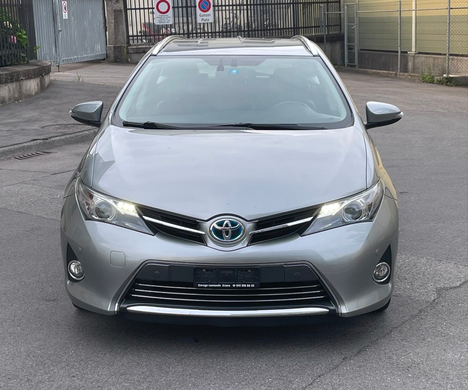 TOYOTA Auris Touring Sports 1.8 16V HSD Linea Sol-image-0