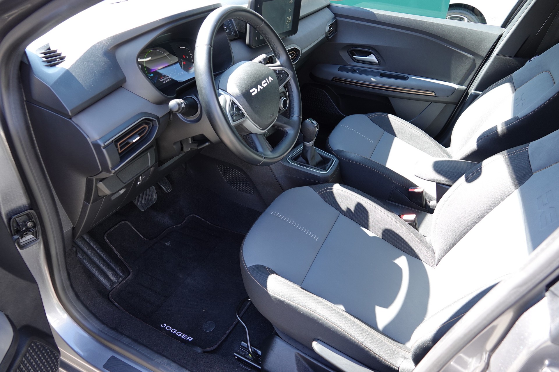 DACIA Jogger 1.6 Hybrid Extreme-image-10
