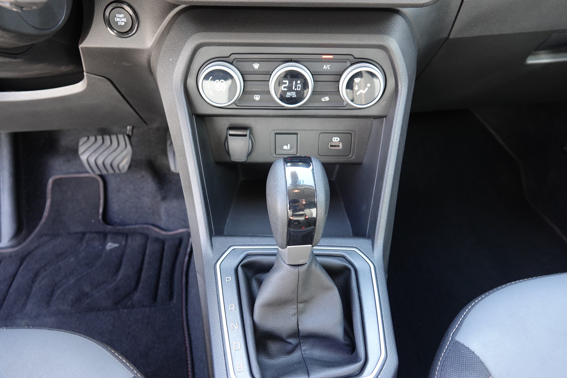 DACIA Jogger 1.6 Hybrid Extreme-image-15