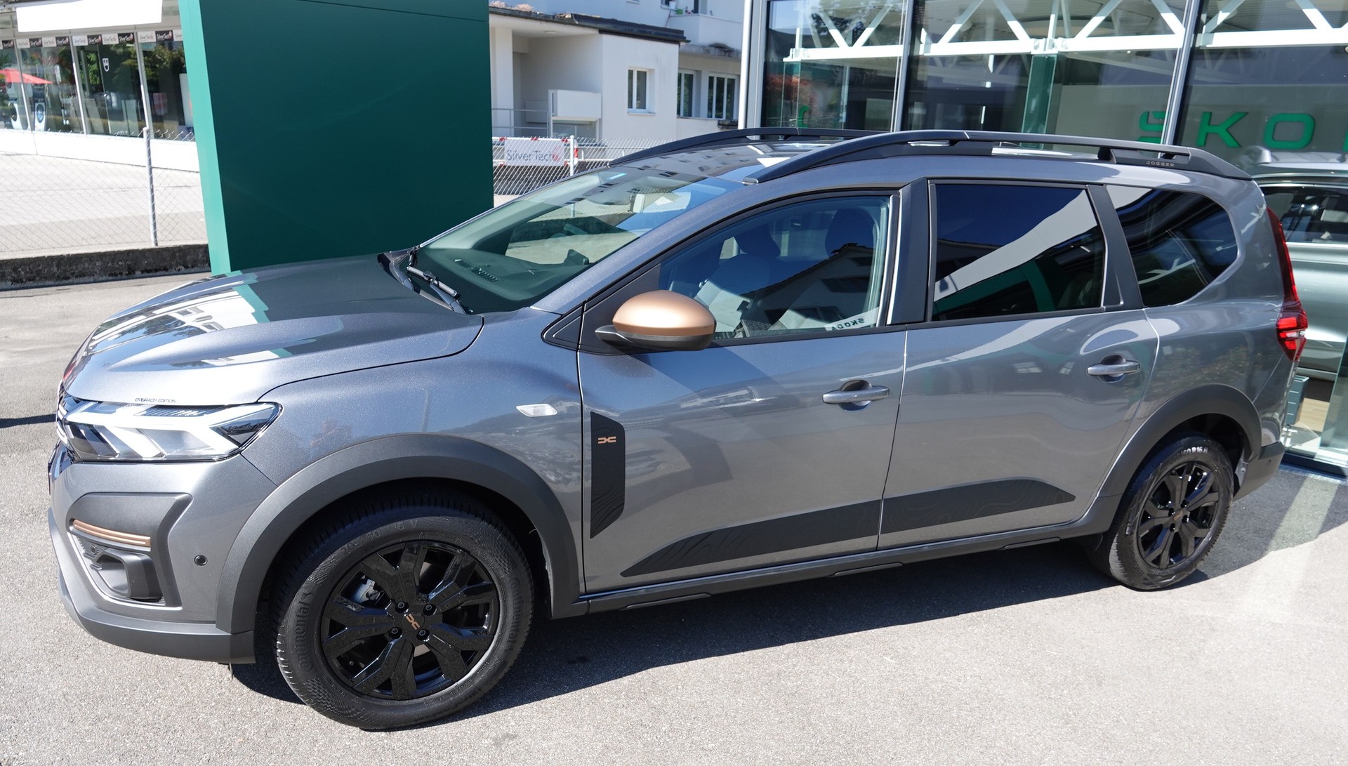 DACIA Jogger 1.6 Hybrid Extreme-showroom-element-3