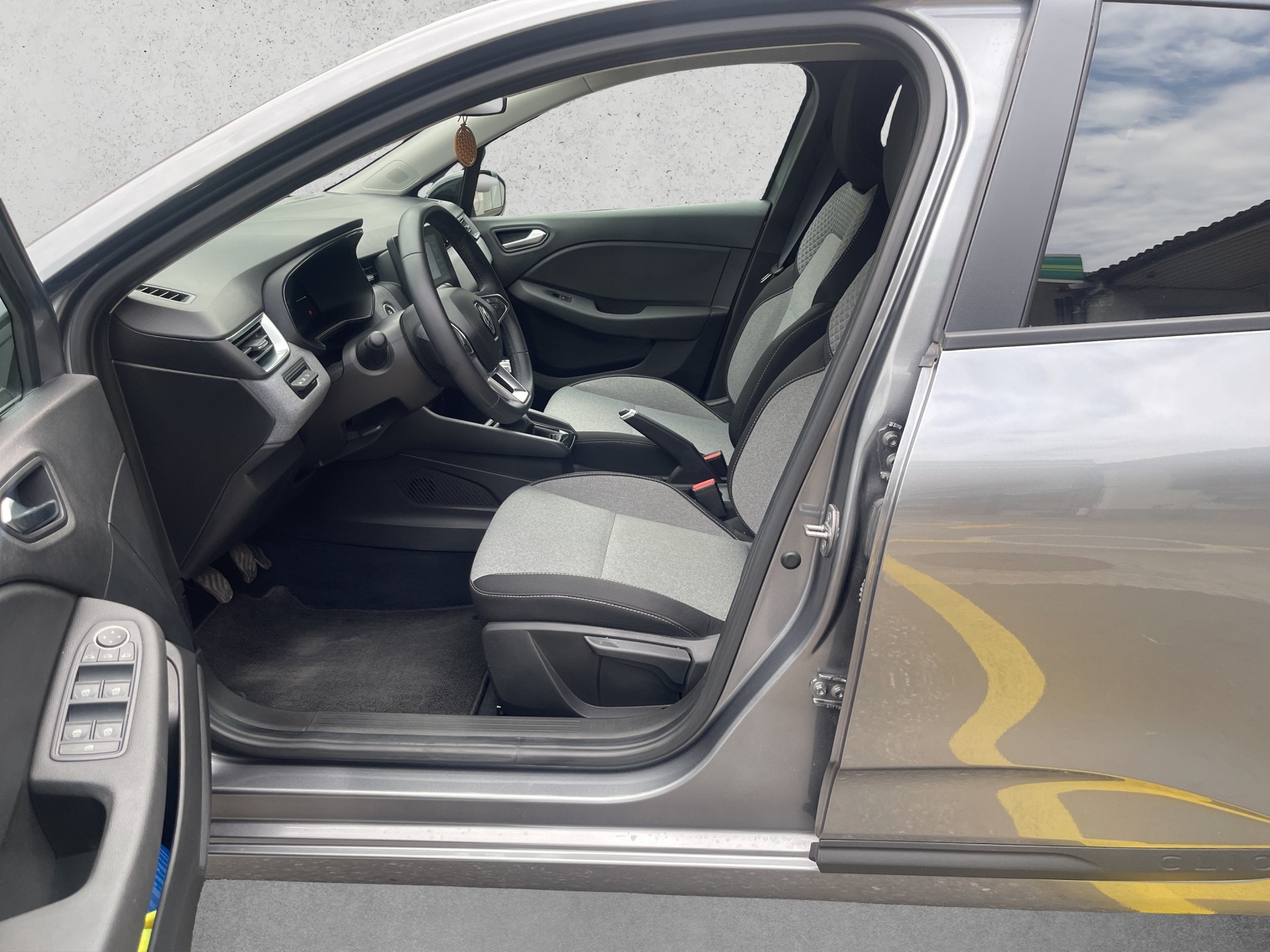 RENAULT Clio 1.0 Evolution-image-8