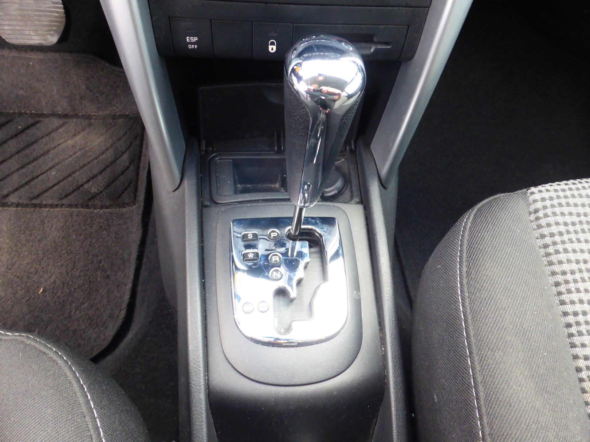 PEUGEOT 207 1.6 16V Lion Edition Automatic-image-10