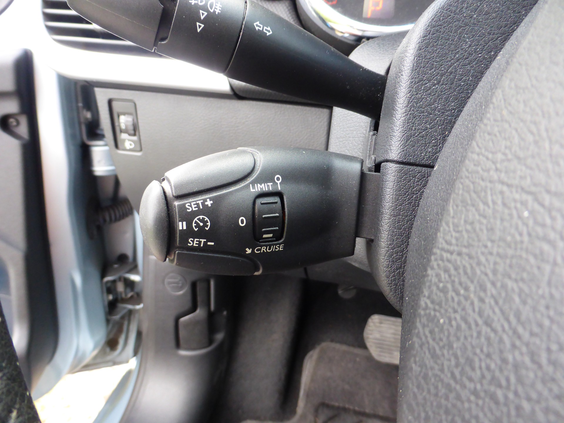 PEUGEOT 207 1.6 16V Lion Edition Automatic-image-13